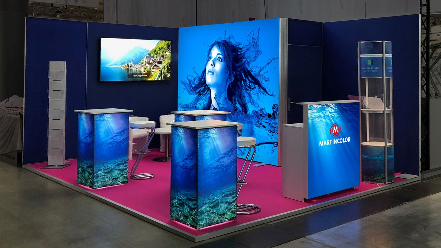 Leuchtender Messestand OCTAlumina + OCTAwall Leuchtender Messestand OCTAlumina + OCTAwall